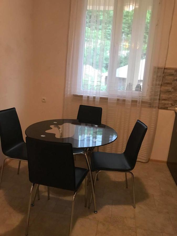 Lela'S Guest House Batumi Luaran gambar